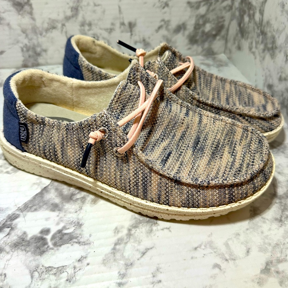 Women’s Hey Dudes Size 6